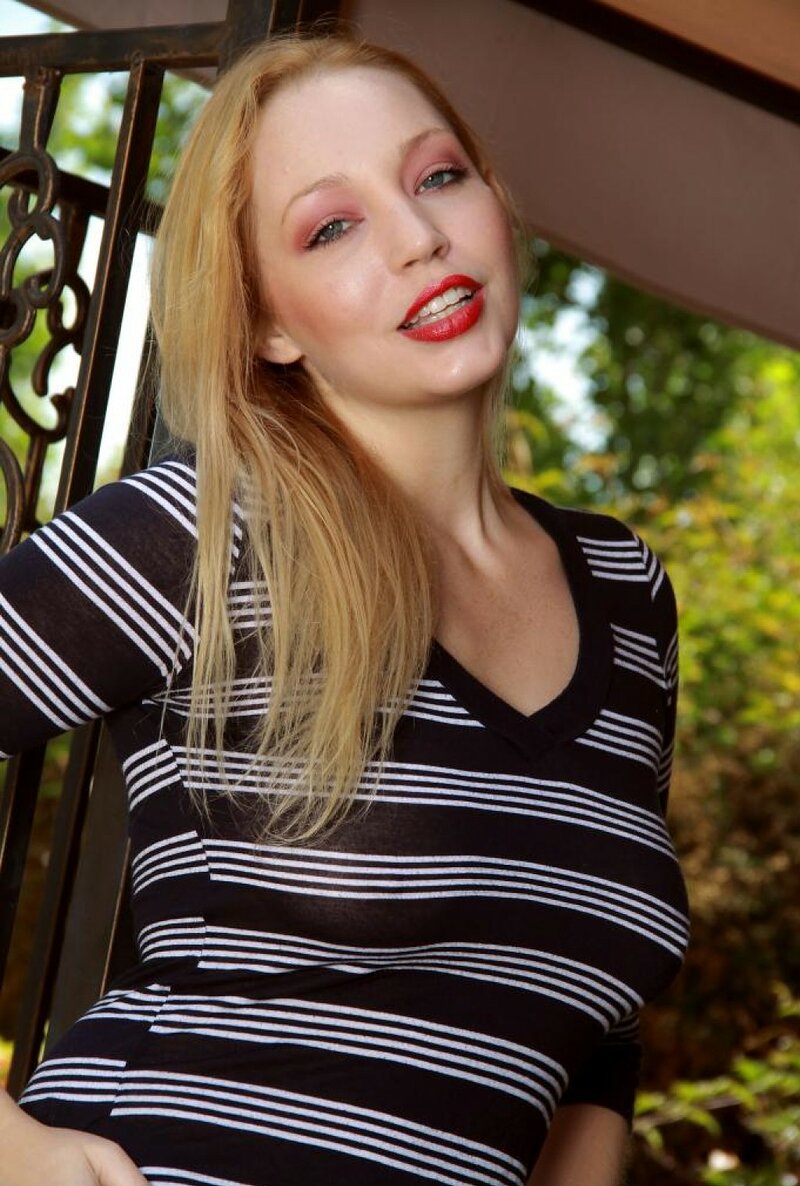 Лиза, 22 года, 1 размер груди