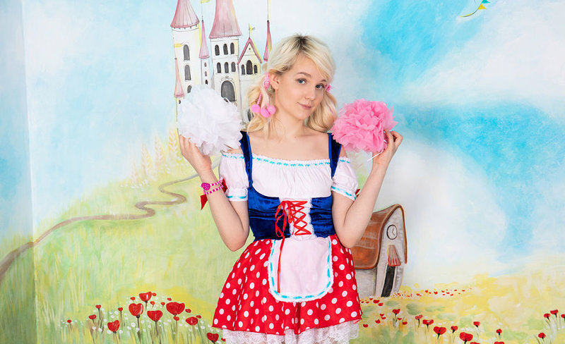 Зинаида, 24 года, 0 размер груди